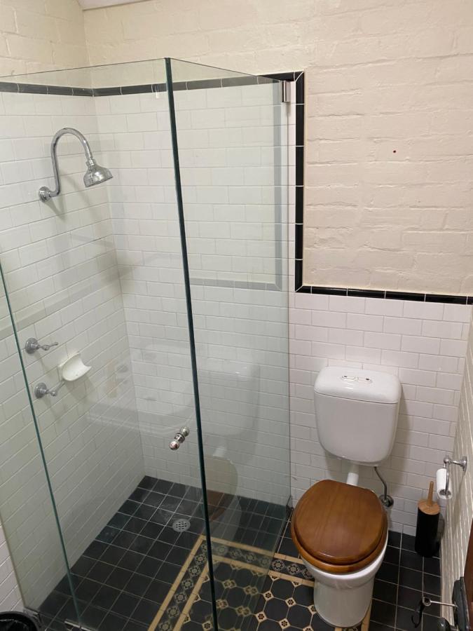 Yass Central Bed & Breakfast Экстерьер фото
